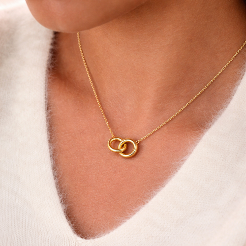 Delicate Pendant Necklace